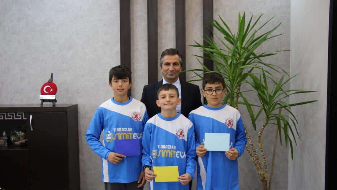 Milli Eğitim Müdürümüz Bekir ASLAN, Küçükler Erkek Bocce sporunda Türkiye finallerine katılma hakkı kazanan  Çakır Ortaokulu öğrencilerini ağırladı.